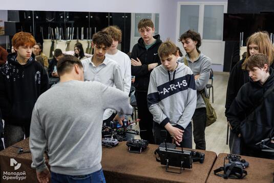 Студентам Оренбурга рассказали о применении дронов в спасательных операциях и народном хозяйстве